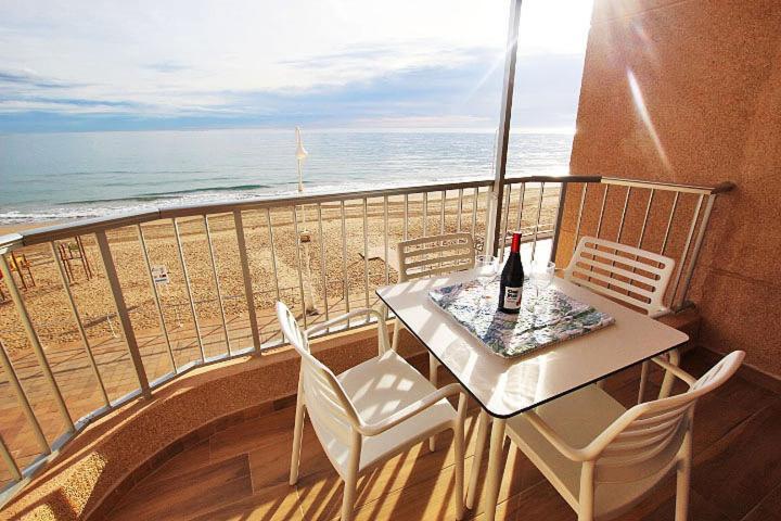 Apartamento Europa Primera Linea De Playa Guardamar Daire Guardamar del Segura Dış mekan fotoğraf