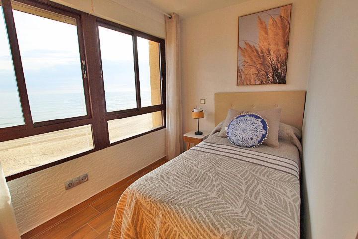 Apartamento Europa Primera Linea De Playa Guardamar Daire Guardamar del Segura Dış mekan fotoğraf